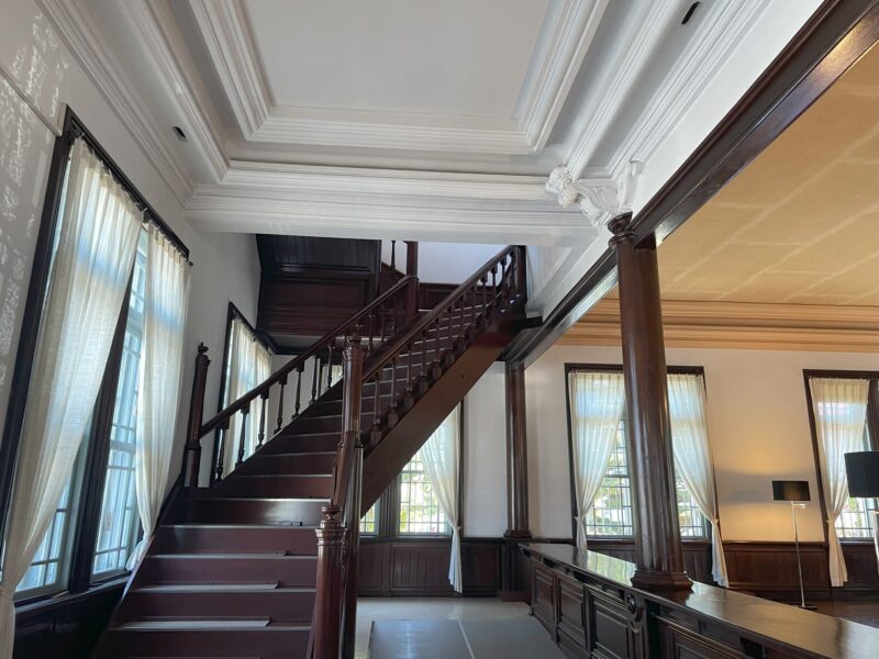 青森銀行記念館内階段