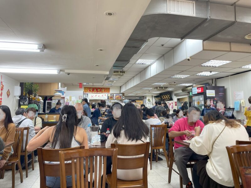 牛肉麺のお店店内