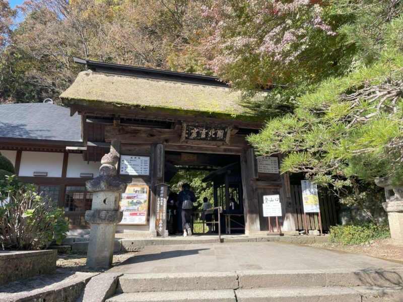 山寺山門