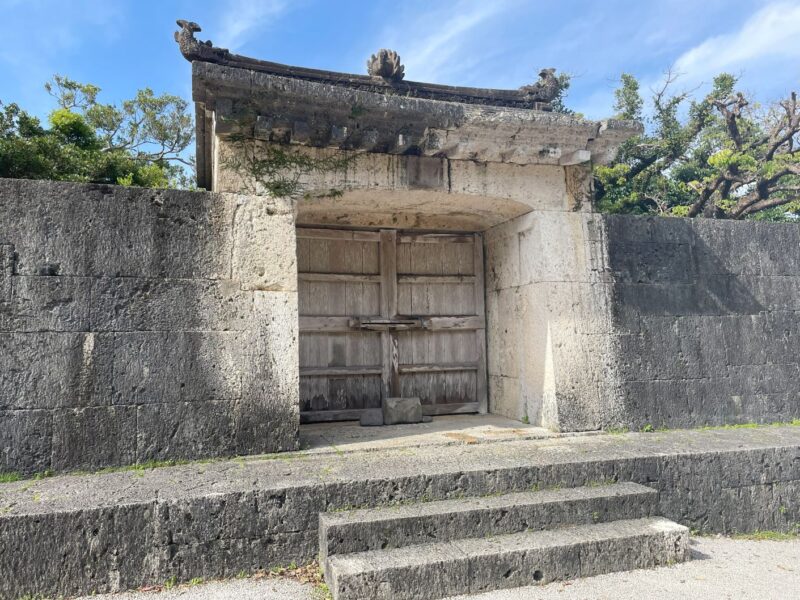 園比屋武御嶽石門