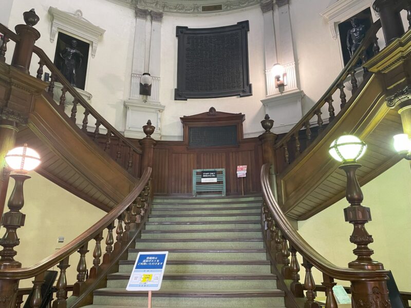 中之島図書館
中央ホール