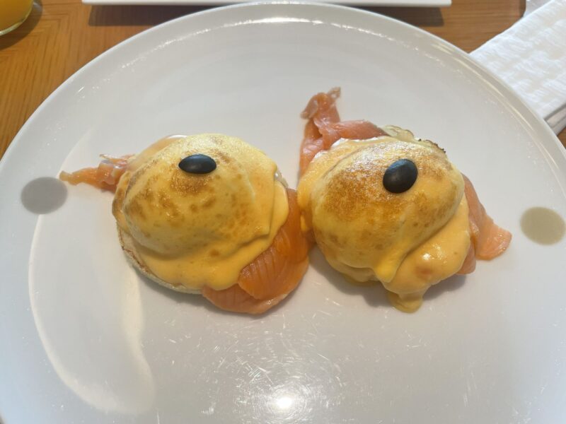 ザ・キャピトルホテル東急
朝食
エッグベネディクト