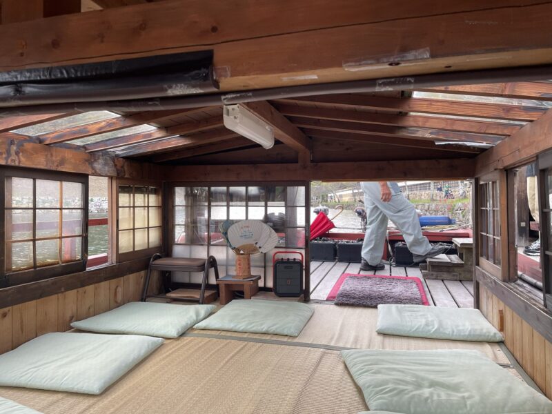 彦根城屋形船船内