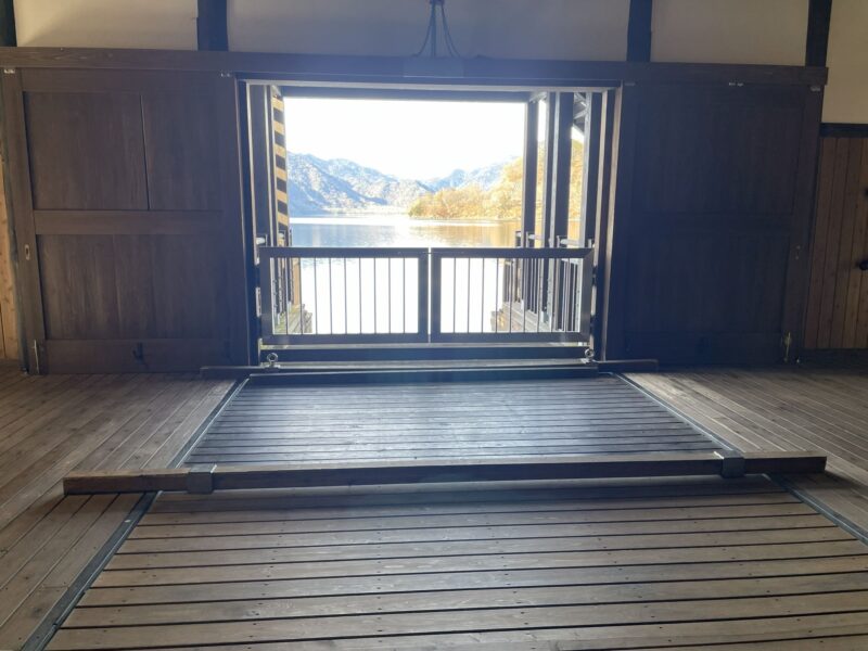 中禅寺湖畔ボートハウス