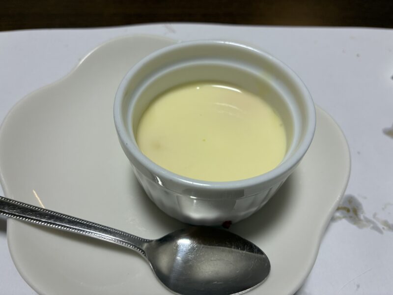 三朝温泉清流荘
夕食　デザート　イチゴプリン