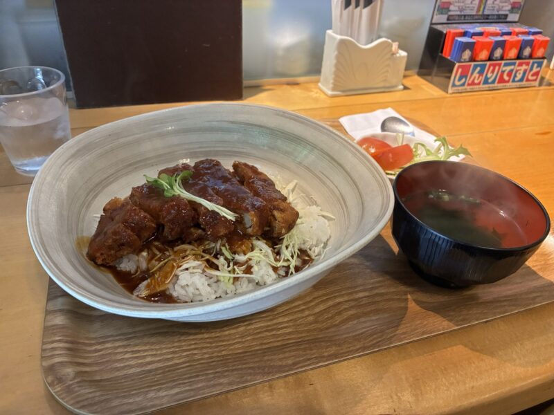 デミカツ丼